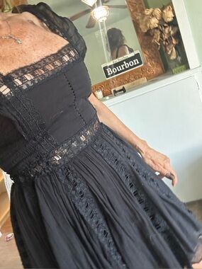 Elegant Black Lace Trim Midi Dress - Women